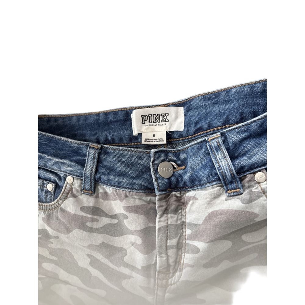 Women's PINK Victoria's Secret Jean Shorts Size 6 Blue Camo Grunge Streetwear - Picture 3 of 3